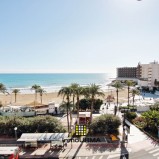 Piso frente a la playa de El Postiguet con fachada a dos calles