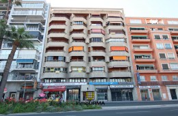 Plaza de garaje y trastero frente a la playa del Postiguet